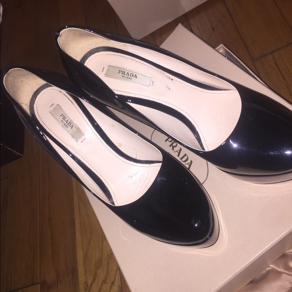 Prada - Picture 2 of 5